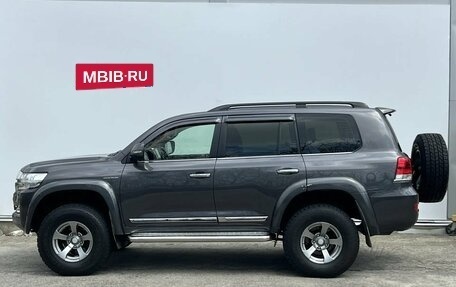 Toyota Land Cruiser 200, 2017 год, 6 390 000 рублей, 8 фотография