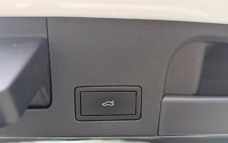 Volkswagen Passat CC, 2022 год, 4 300 000 рублей, 21 фотография