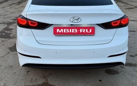 Hyundai Elantra VI рестайлинг, 2016 год, 1 250 000 рублей, 17 фотография