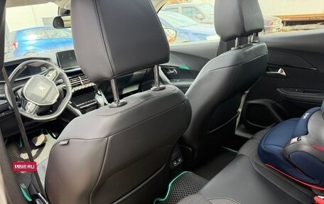 Peugeot 2008 II, 2021 год, 1 650 000 рублей, 6 фотография