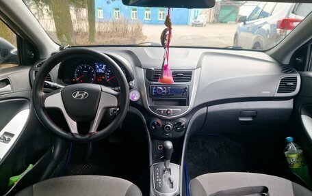 Hyundai Solaris II рестайлинг, 2012 год, 730 000 рублей, 3 фотография