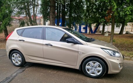 Hyundai Solaris II рестайлинг, 2012 год, 730 000 рублей, 9 фотография