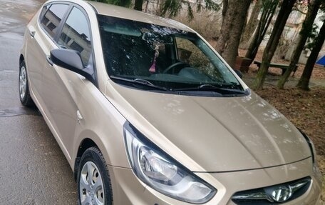 Hyundai Solaris II рестайлинг, 2012 год, 730 000 рублей, 5 фотография