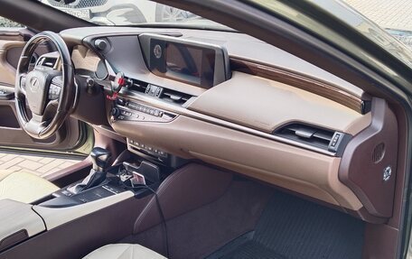 Lexus ES VII, 2018 год, 2 950 000 рублей, 14 фотография