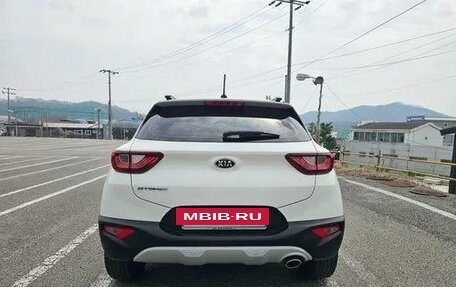 KIA Stonic, 2018 год, 1 445 777 рублей, 5 фотография