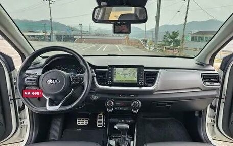 KIA Stonic, 2018 год, 1 445 777 рублей, 9 фотография