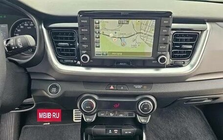 KIA Stonic, 2018 год, 1 445 777 рублей, 10 фотография