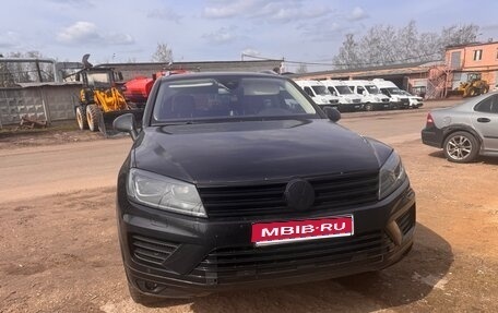 Volkswagen Touareg III, 2015 год, 2 800 000 рублей, 1 фотография