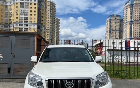 Toyota Land Cruiser Prado 150 рестайлинг 2, 2013 год, 2 650 000 рублей, 1 фотография