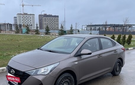 Hyundai Solaris II рестайлинг, 2022 год, 1 850 000 рублей, 4 фотография
