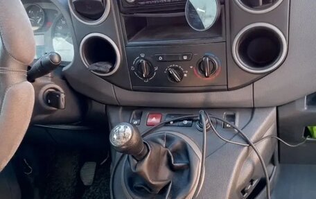 Peugeot Partner II рестайлинг 2, 2010 год, 350 000 рублей, 13 фотография