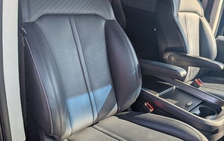 Hyundai Staria, 2021 год, 4 000 000 рублей, 15 фотография