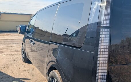 Hyundai Staria, 2021 год, 4 000 000 рублей, 23 фотография