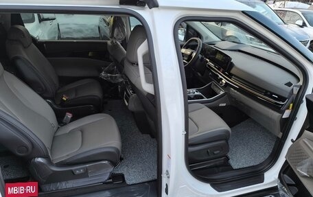 KIA Carnival, 2025 год, 6 850 000 рублей, 24 фотография