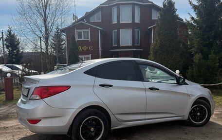 Hyundai Solaris II рестайлинг, 2013 год, 560 000 рублей, 14 фотография