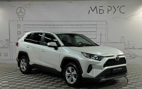Toyota RAV4, 2021 год, 2 350 000 рублей, 5 фотография