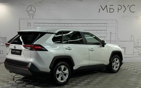 Toyota RAV4, 2021 год, 2 350 000 рублей, 7 фотография