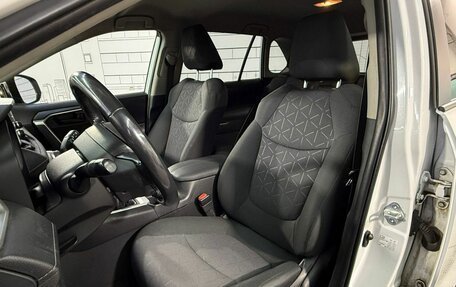 Toyota RAV4, 2021 год, 2 350 000 рублей, 13 фотография