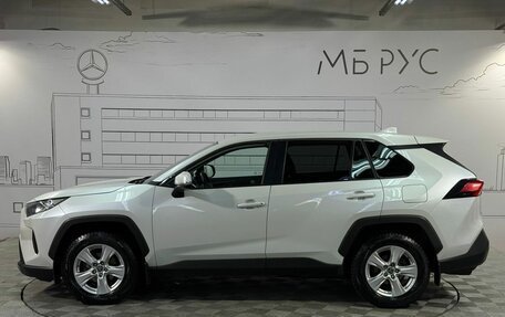 Toyota RAV4, 2021 год, 2 350 000 рублей, 10 фотография