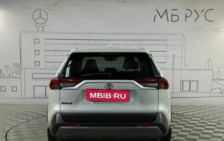 Toyota RAV4, 2021 год, 2 350 000 рублей, 8 фотография