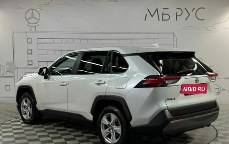 Toyota RAV4, 2021 год, 2 350 000 рублей, 9 фотография