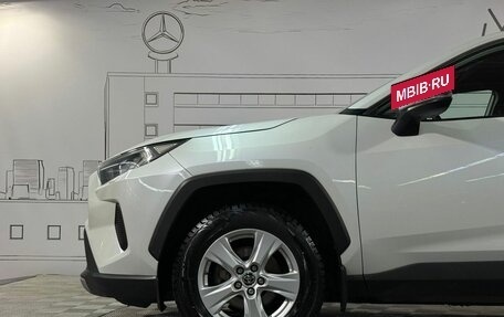 Toyota RAV4, 2021 год, 2 350 000 рублей, 11 фотография