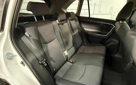 Toyota RAV4, 2021 год, 2 350 000 рублей, 21 фотография