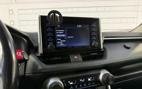 Toyota RAV4, 2021 год, 2 350 000 рублей, 17 фотография