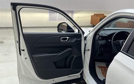 Honda Vezel, 2023 год, 2 230 000 рублей, 15 фотография