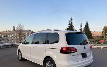 Volkswagen Sharan II, 2018 год, 1 470 000 рублей, 4 фотография