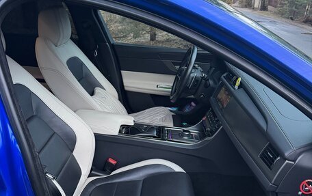 Jaguar XF II, 2018 год, 4 050 000 рублей, 7 фотография