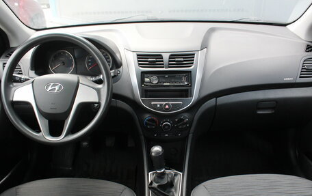 Hyundai Solaris II рестайлинг, 2016 год, 1 050 000 рублей, 8 фотография