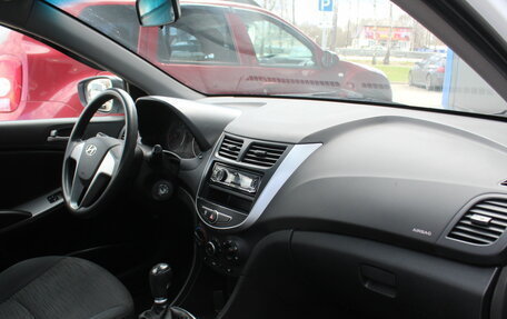 Hyundai Solaris II рестайлинг, 2016 год, 1 050 000 рублей, 6 фотография