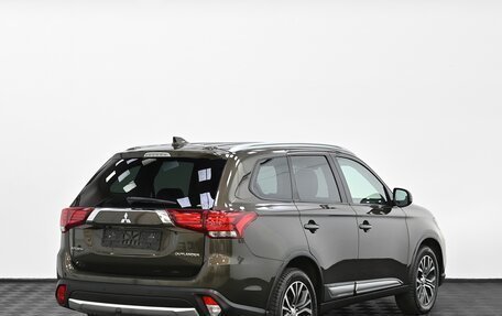 Mitsubishi Outlander III рестайлинг 3, 2018 год, 2 349 000 рублей, 2 фотография
