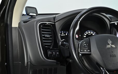 Mitsubishi Outlander III рестайлинг 3, 2018 год, 2 349 000 рублей, 8 фотография