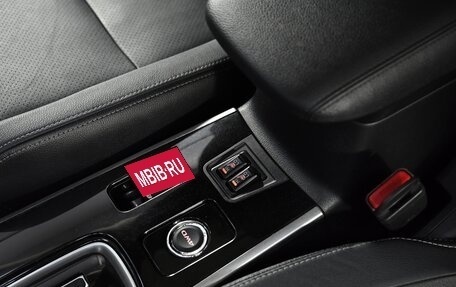 Mitsubishi Outlander III рестайлинг 3, 2018 год, 2 349 000 рублей, 12 фотография