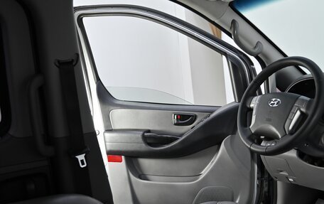 Hyundai Grand Starex Grand Starex I рестайлинг 2, 2017 год, 2 449 000 рублей, 11 фотография