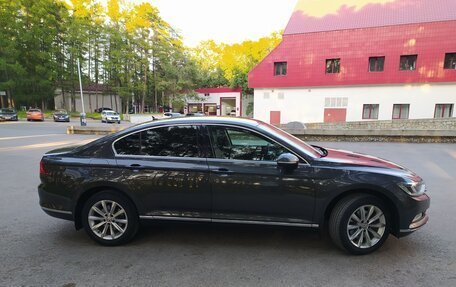 Volkswagen Passat B8 рестайлинг, 2017 год, 1 490 000 рублей, 8 фотография