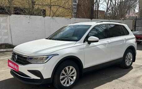 Volkswagen Tiguan II, 2021 год, 2 550 000 рублей, 2 фотография