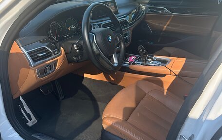 BMW 7 серия, 2018 год, 4 800 000 рублей, 15 фотография