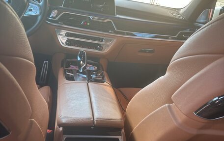 BMW 7 серия, 2018 год, 4 800 000 рублей, 20 фотография