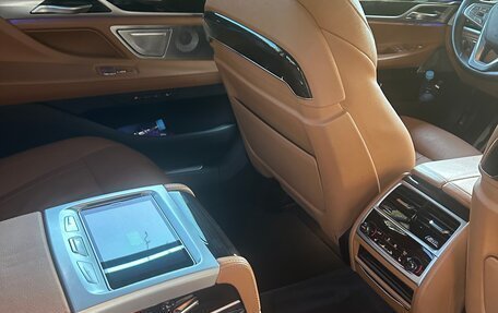 BMW 7 серия, 2018 год, 4 800 000 рублей, 23 фотография