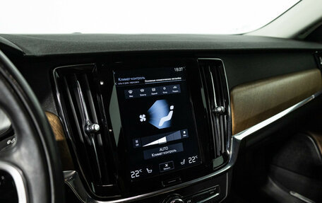 Volvo S90 II рестайлинг, 2017 год, 3 099 700 рублей, 17 фотография