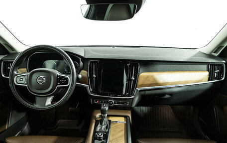 Volvo S90 II рестайлинг, 2017 год, 3 099 700 рублей, 13 фотография