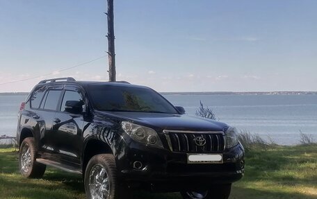 Toyota Land Cruiser Prado 150 рестайлинг 2, 2011 год, 3 999 000 рублей, 1 фотография