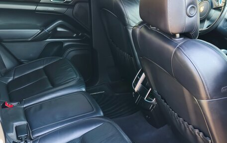 Porsche Cayenne III, 2011 год, 2 600 000 рублей, 14 фотография