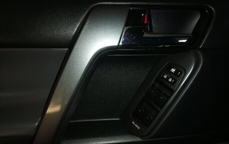 Toyota Land Cruiser Prado 150 рестайлинг 2, 2011 год, 3 999 000 рублей, 9 фотография