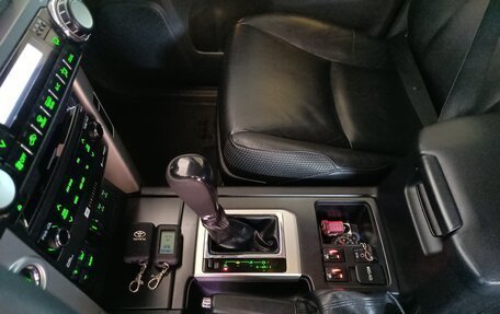 Toyota Land Cruiser Prado 150 рестайлинг 2, 2011 год, 3 999 000 рублей, 19 фотография