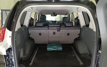 Toyota Land Cruiser Prado 150 рестайлинг 2, 2011 год, 3 999 000 рублей, 23 фотография