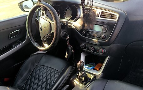 KIA cee'd III, 2013 год, 999 999 рублей, 10 фотография